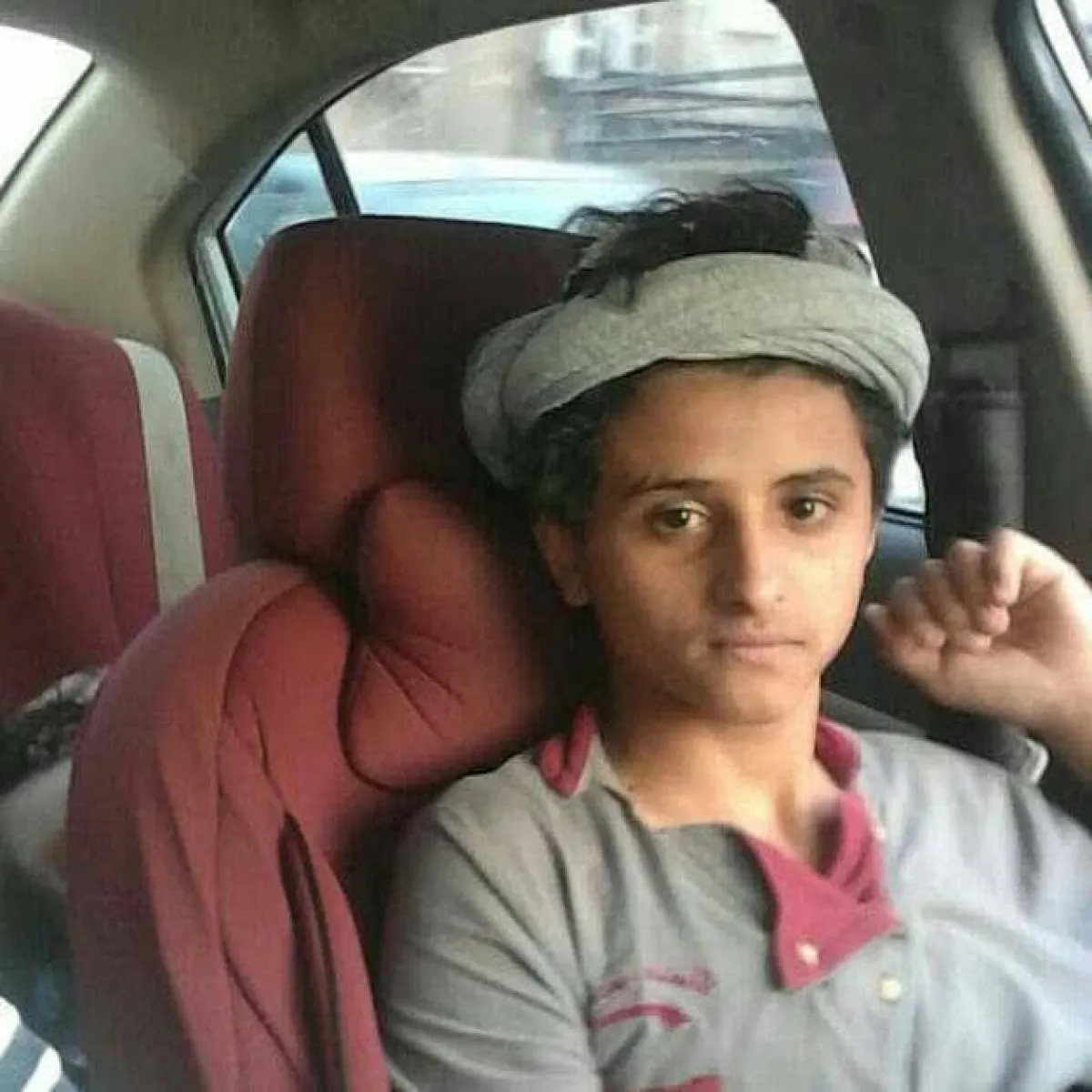 اختُطف طفلًا فعاد معاقًا.. قصة شاب من البيضاء تكشف انتهاكات السجون الحوثية