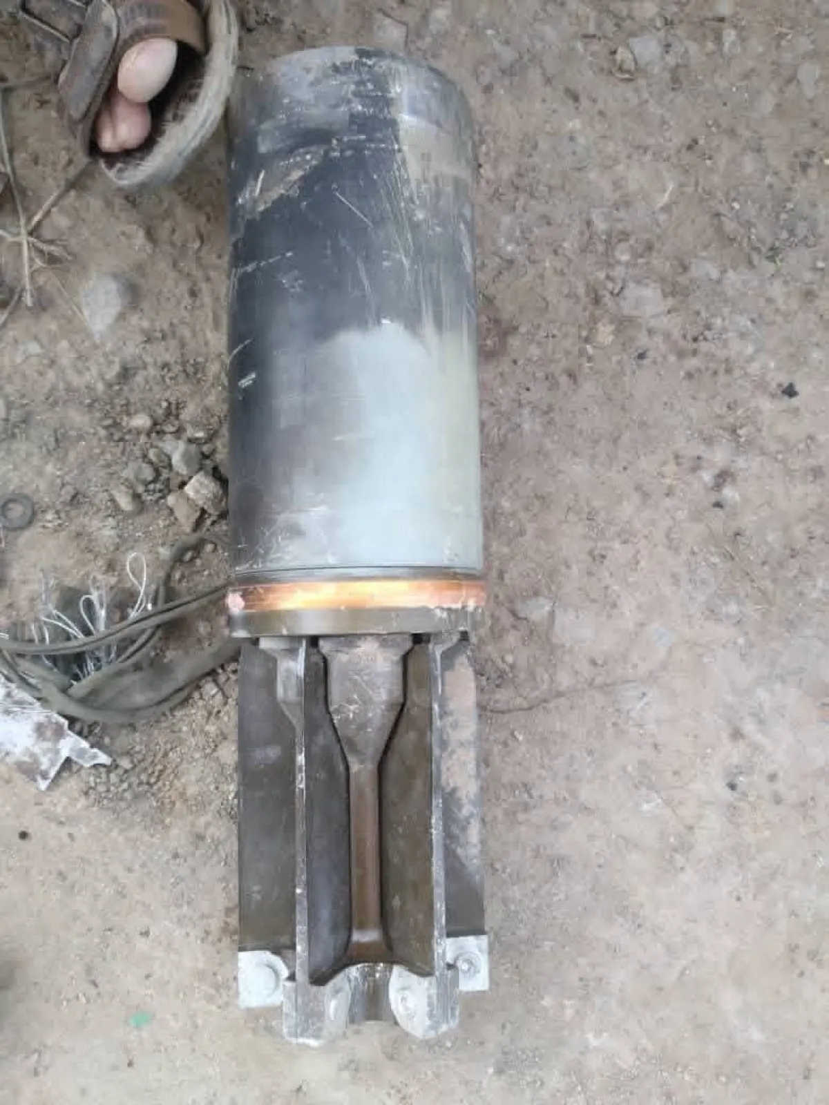 مليشيا الحوثي تستهدف شمال الضالع بصاروخ كاتيوشا وتخلف أضرارًا مادية