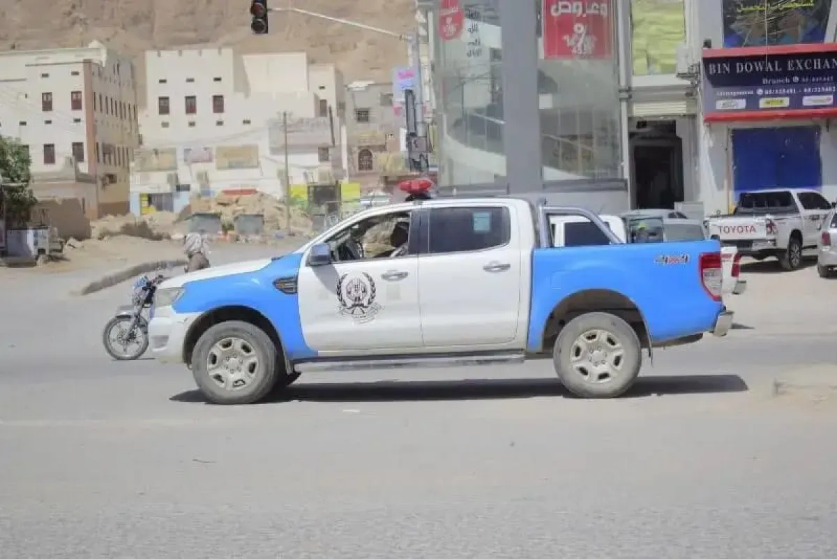 الأمن يحقق في وفاة طفل بحضرموت ويضبط متهماً بإلقاء قنبلة في الضالع