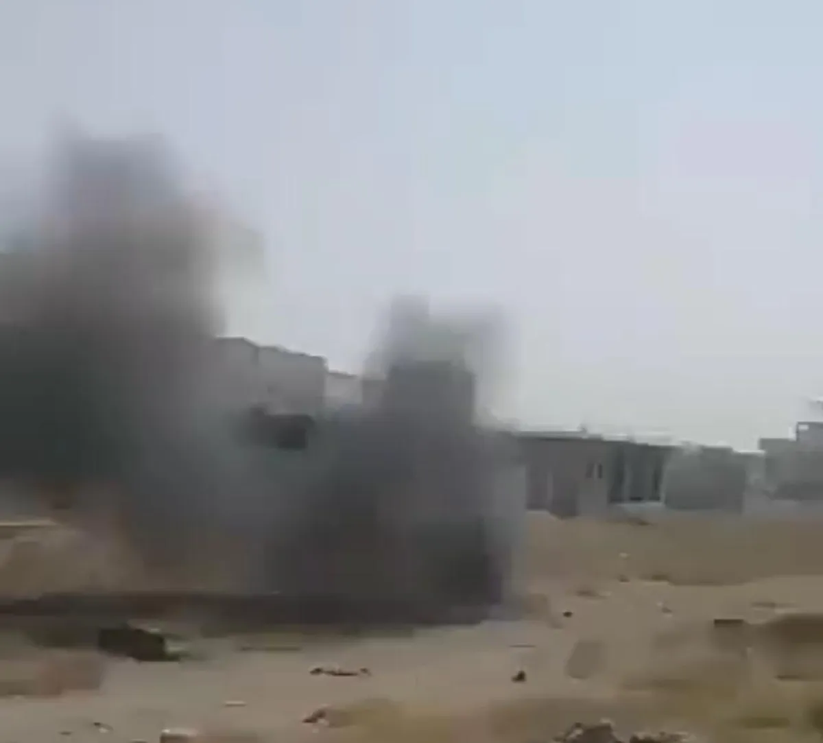 الحديدة.. انفجار لغم في منزل ببيت الفقيه يقتل طفلين ويصيب أربعة من عائلة واحدة