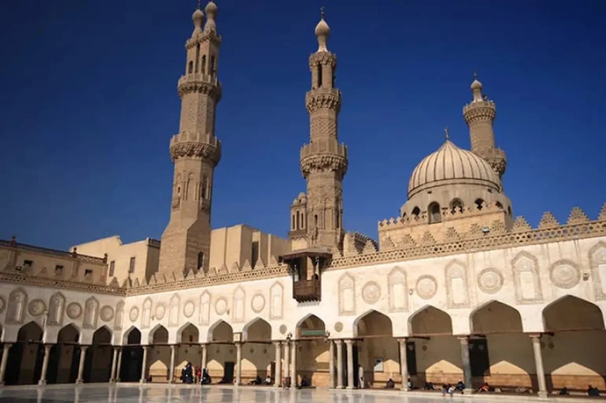 الأزهر يدعو إيران لوقف الهجمات فوراً ويحذر من تصعيد إقليمي