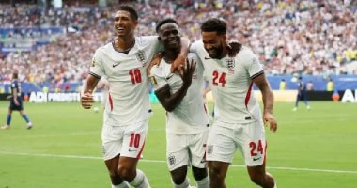 ساكا يسطر التاريخ مع إنجلترا: رقم قياسي جديد في البطولات الكبرى