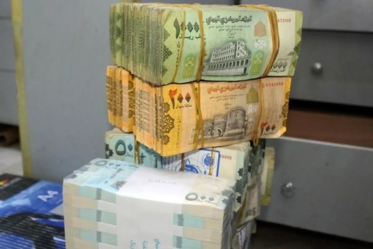 ثبات الريال في صنعاء.. استقرار نقدي أم انكماش اقتصادي؟