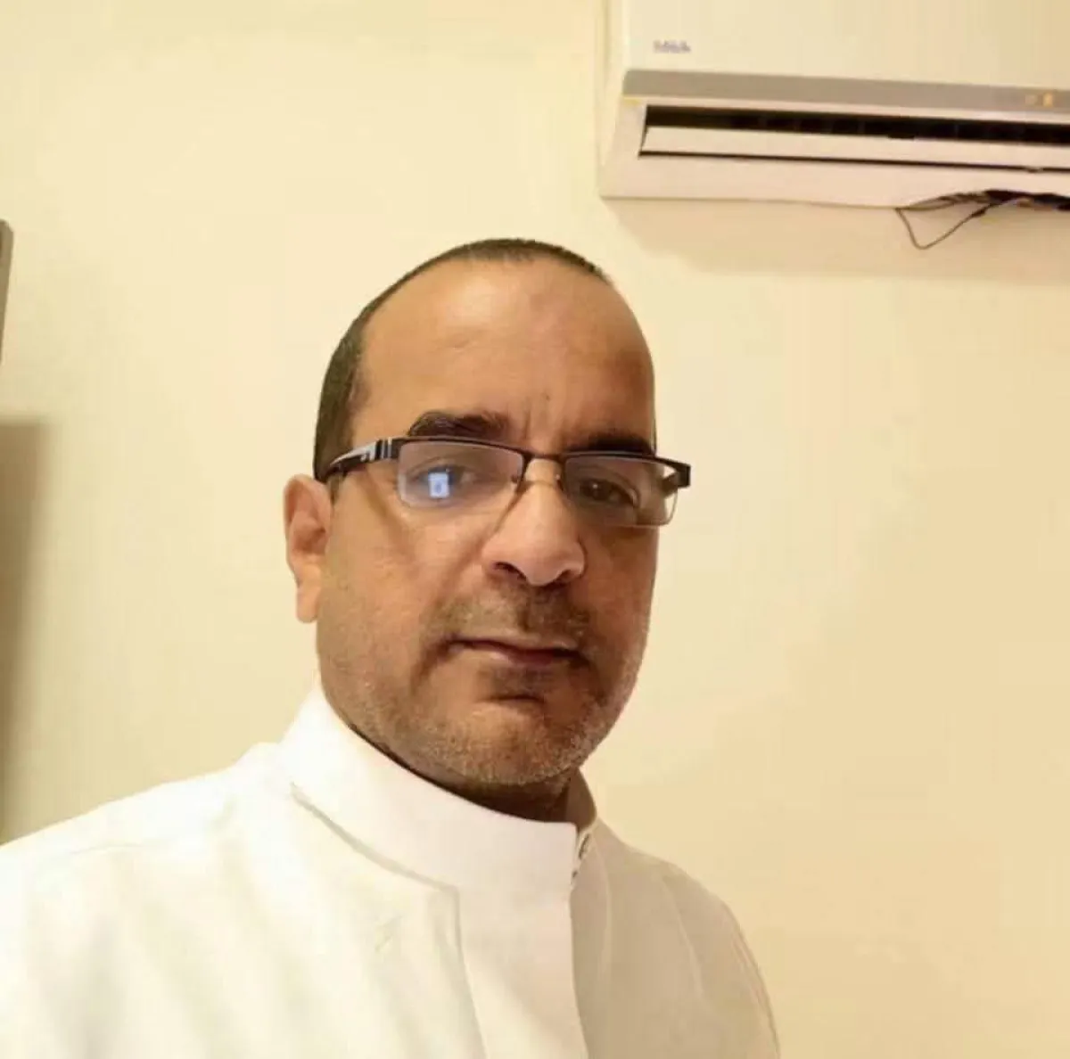 مقتل يمني طعنًا داخل مسجد في الصومال أثناء أدائه صلاة الجمعة
