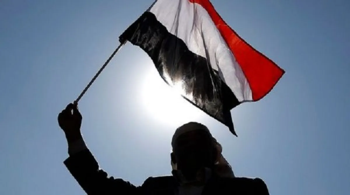 تعيينات الشرعية اليمنية تحت المجهر.. جدل المحسوبية يضع معيار الكفاءة أمام اختبار جديد