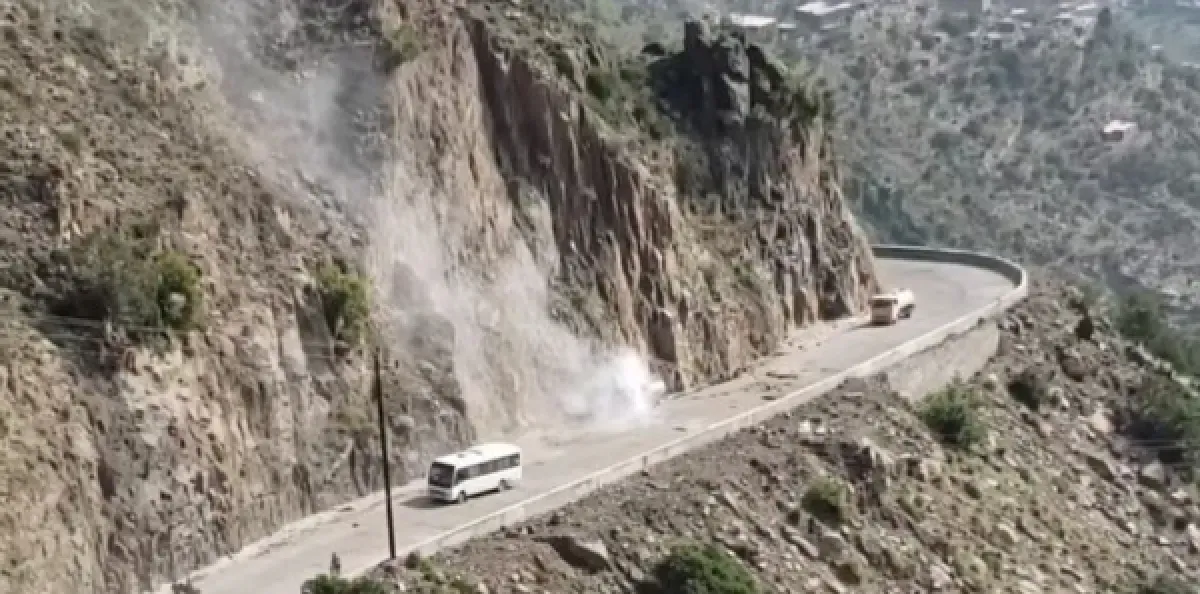 Five Killed and Injured in Houthi Missile Attack on Taiz-Lahj Road