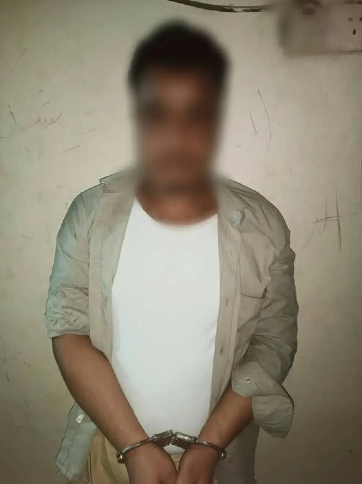 أمن عدن يضبط متهماً بالقتل فرّ من السجن المركزي في تعز