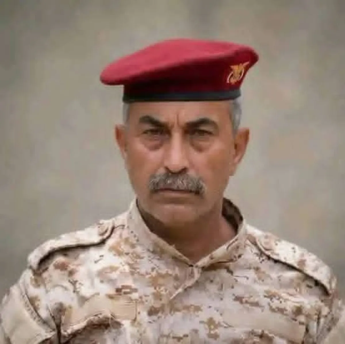 اللواء 35 مدرع: مليشيا الحوثي تقتحم منزل العقيد المختطف طه عون القدسي للمرة الثالثة